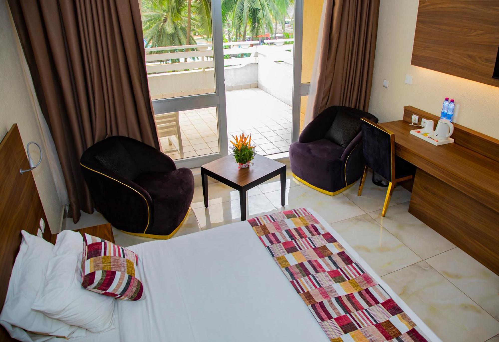 Hotel Sarakawa Lomé Esterno foto