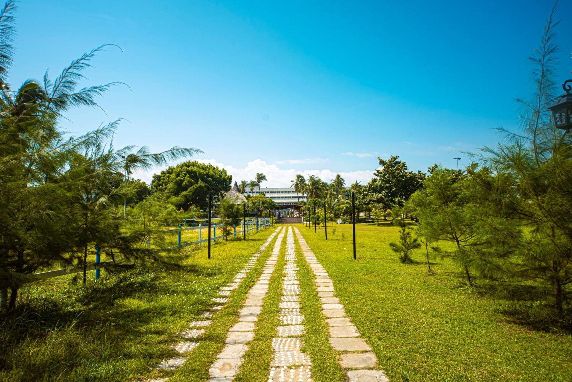 Hotel Sarakawa Lomé Esterno foto