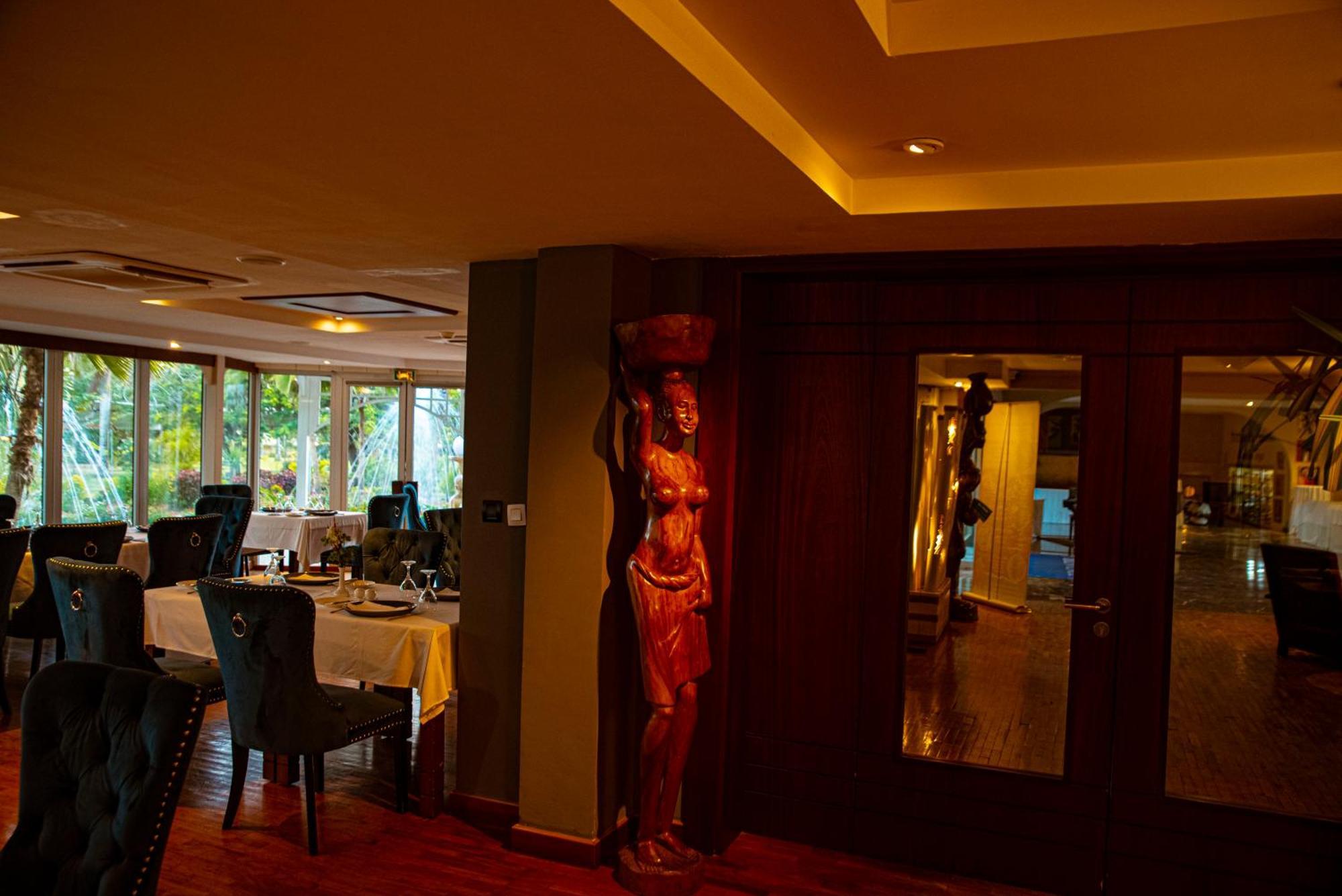 Hotel Sarakawa Lomé Esterno foto