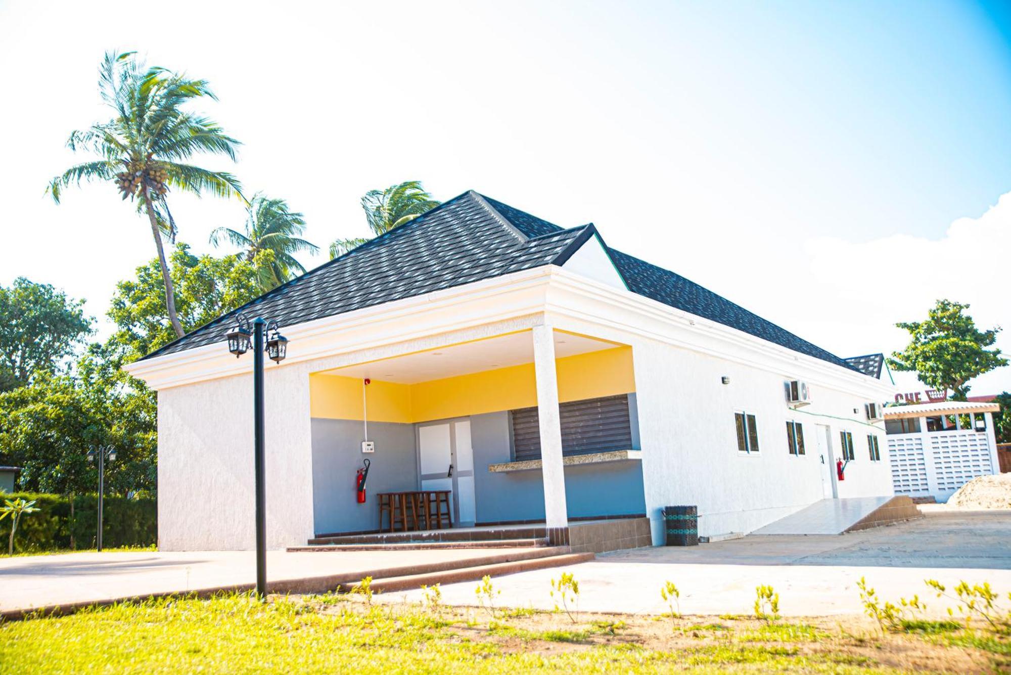 Hotel Sarakawa Lomé Esterno foto