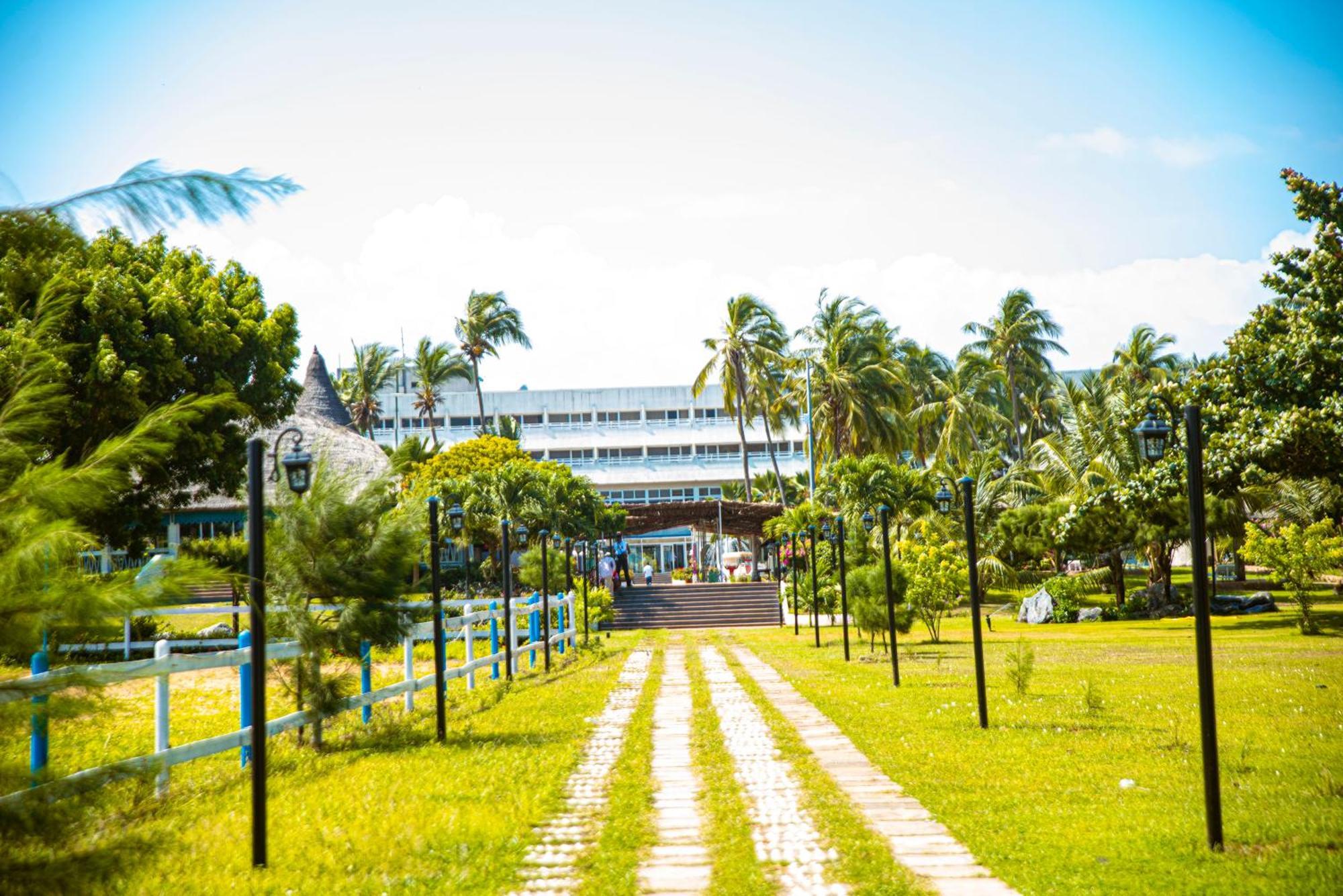 Hotel Sarakawa Lomé Esterno foto