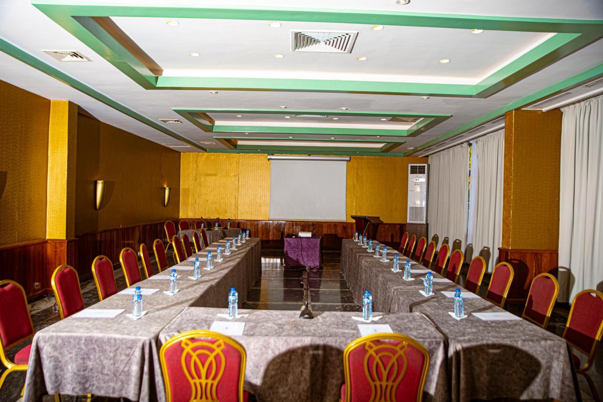 Hotel Sarakawa Lomé Esterno foto