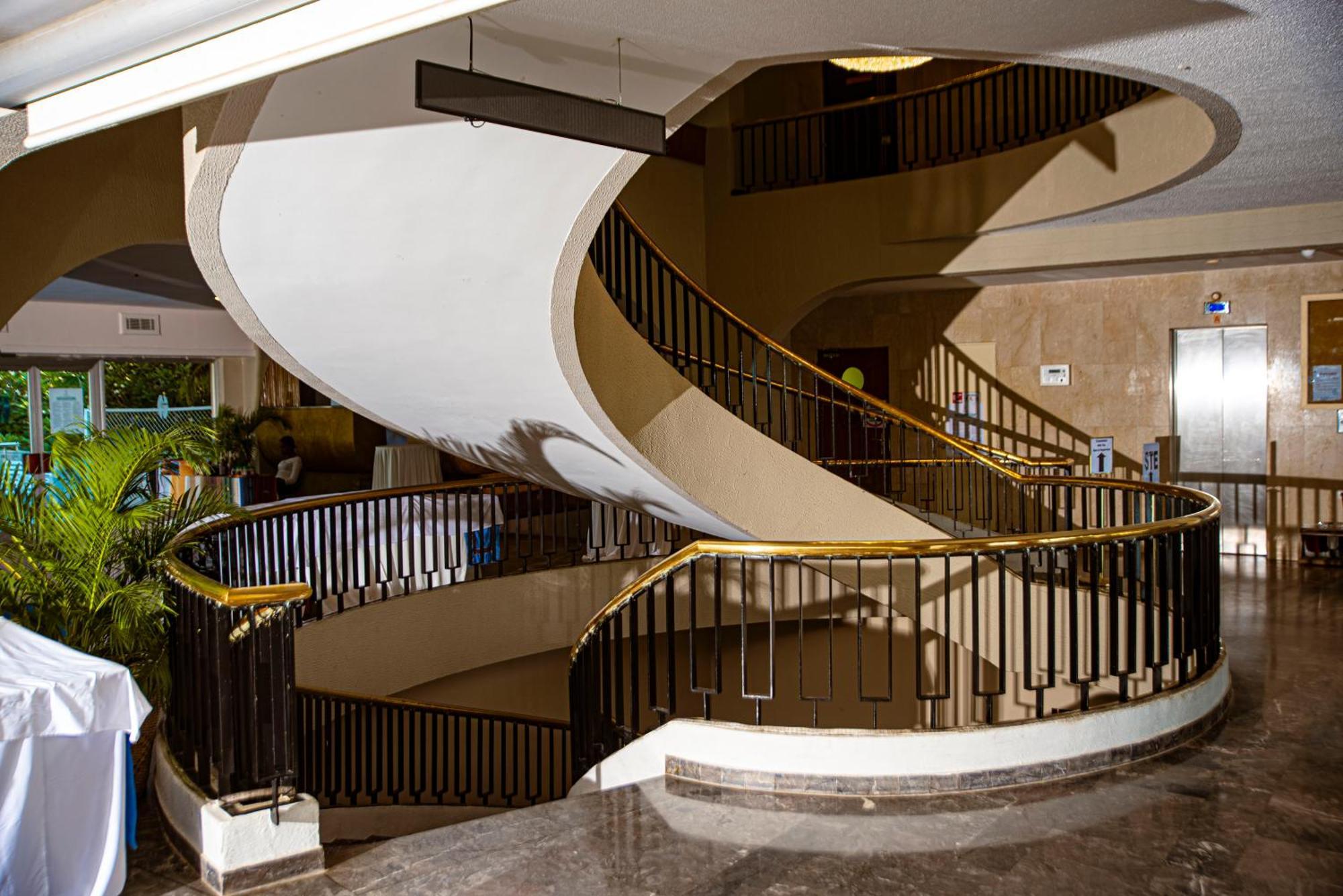 Hotel Sarakawa Lomé Esterno foto