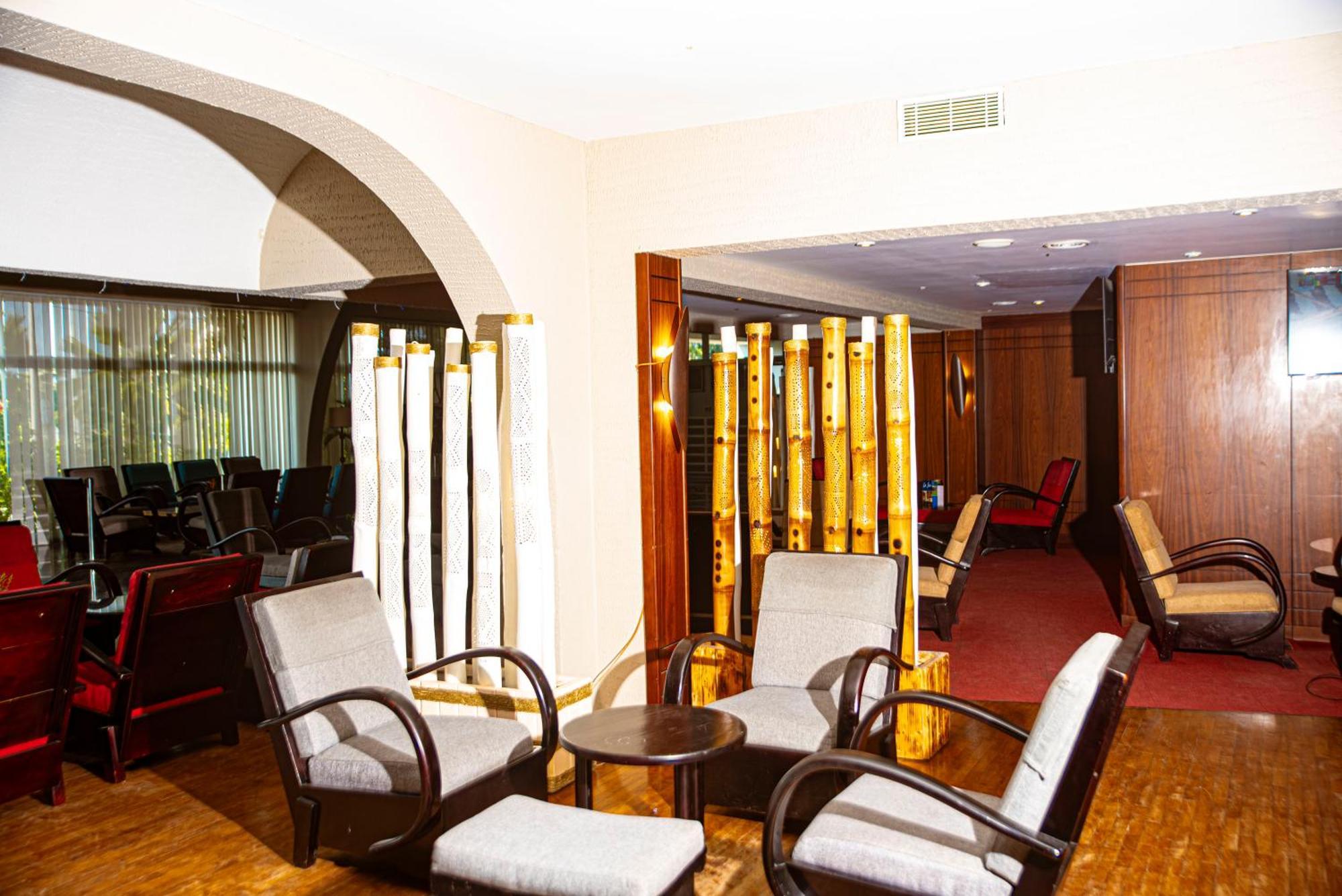 Hotel Sarakawa Lomé Esterno foto
